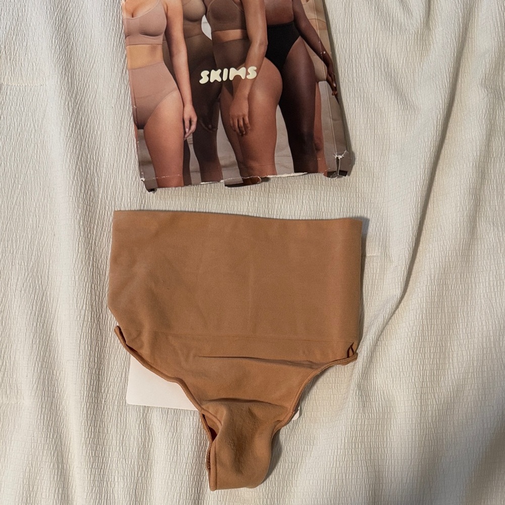 SKIMS Seamless High-Waisted Shapewear in Brown